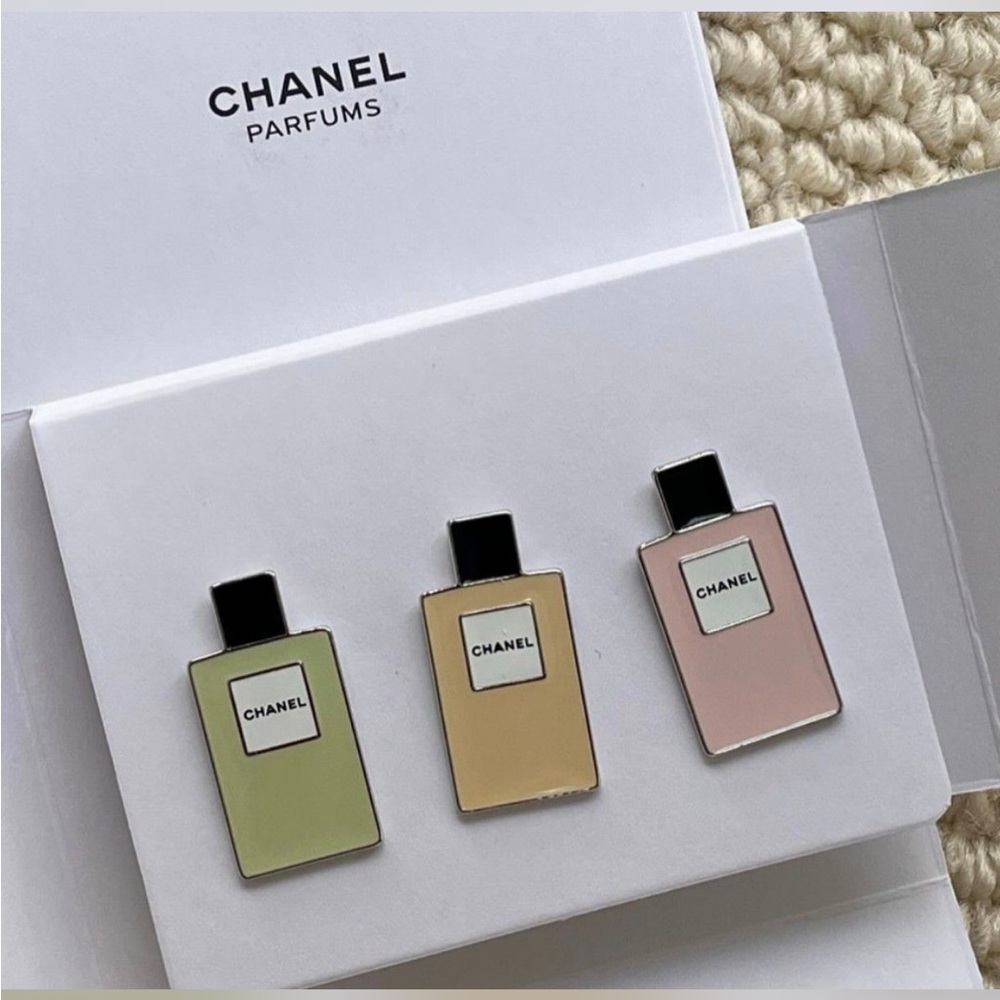 💛💚 CHANEL Parfums Bottle Pins in Green, Cream, and Pink GWP 💚💛